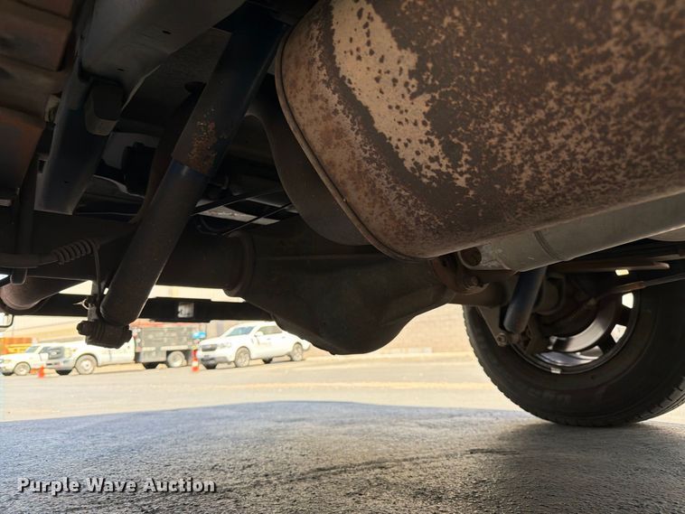 image for item EL2643 2004 Ford E250 van