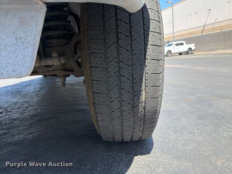image for item EL2643 2004 Ford E250 van