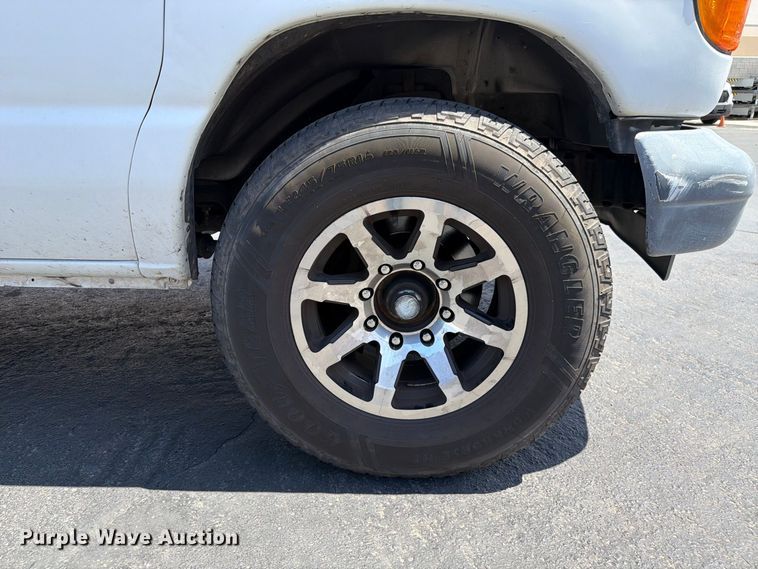 image for item EL2643 2004 Ford E250 van