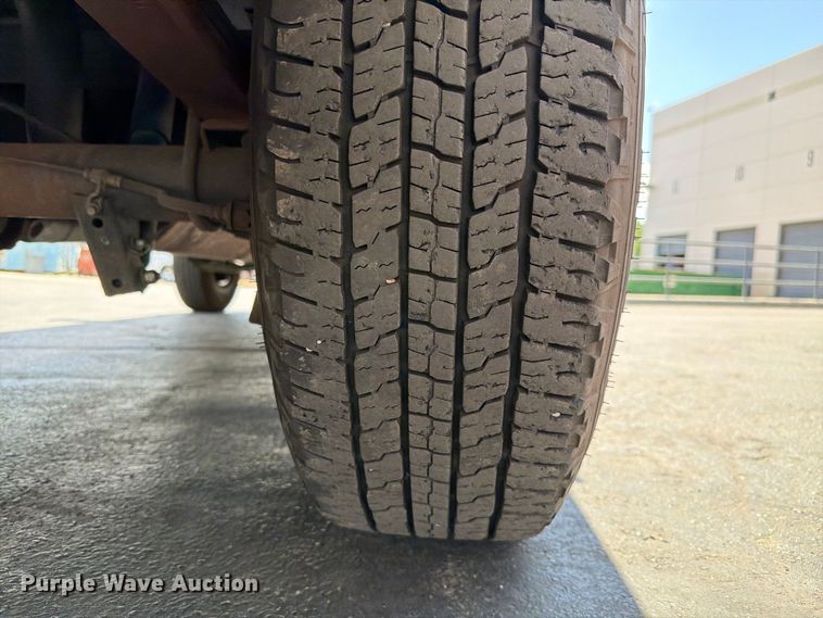 image for item EL2643 2004 Ford E250 van