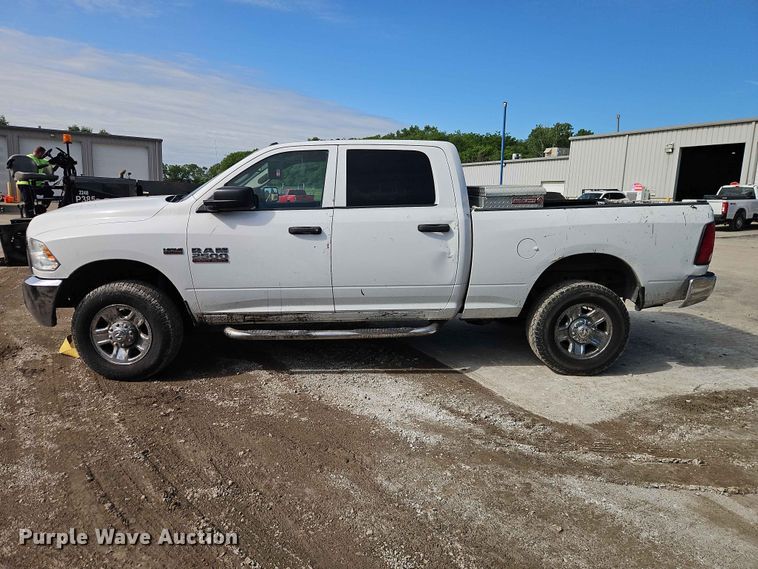 image for item EO7381 2014 RAM 2500 Crew Cab pickup truck