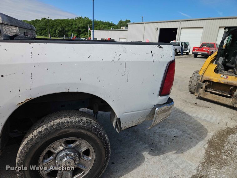 image for item EO7381 2014 RAM 2500 Crew Cab pickup truck