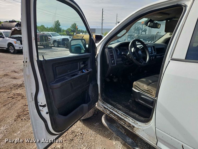 image for item EO7381 2014 RAM 2500 Crew Cab pickup truck