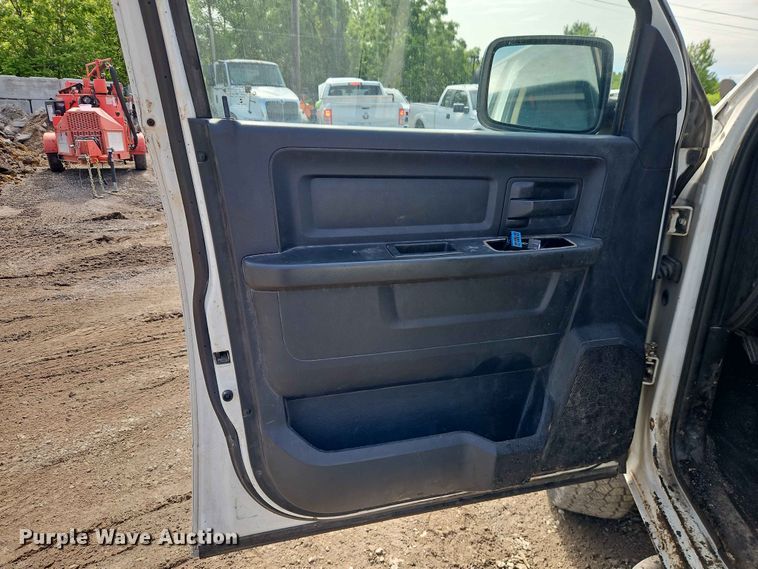 image for item EO7381 2014 RAM 2500 Crew Cab pickup truck