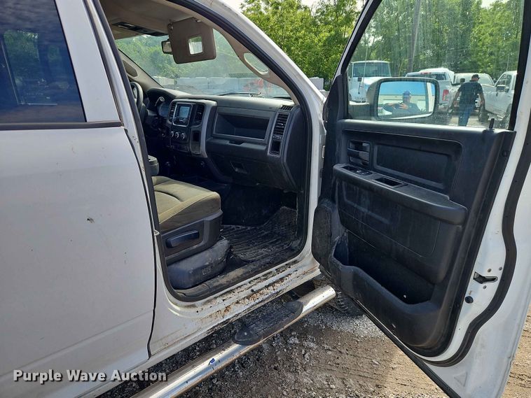 image for item EO7381 2014 RAM 2500 Crew Cab pickup truck