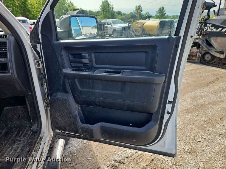 image for item EO7381 2014 RAM 2500 Crew Cab pickup truck
