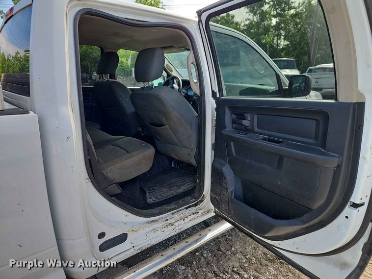 image for item EO7381 2014 RAM 2500 Crew Cab pickup truck