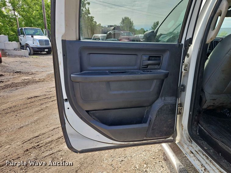 image for item EO7381 2014 RAM 2500 Crew Cab pickup truck