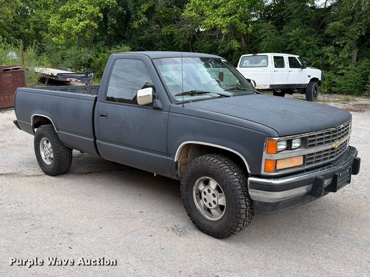 image for item EO8721 1988 Chevrolet K1500 pickup truck