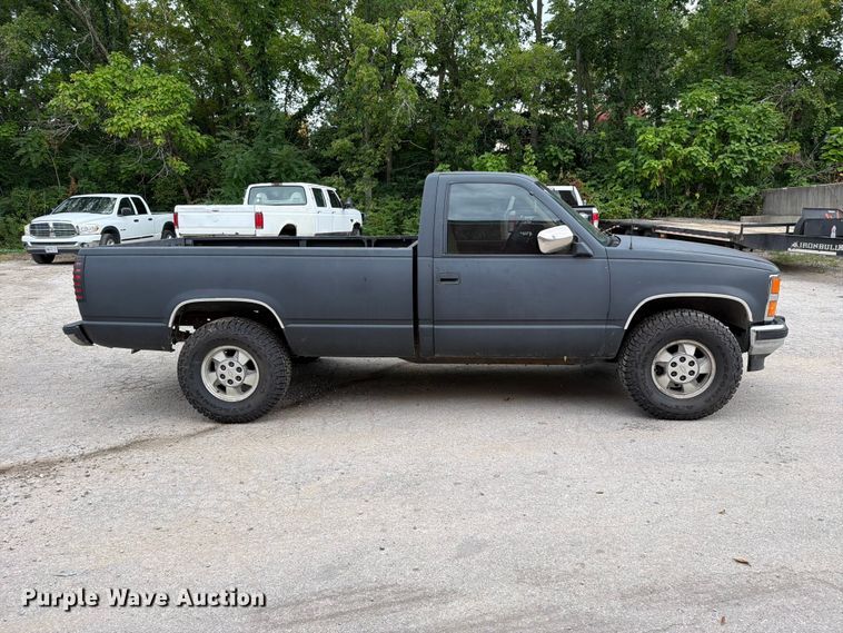 image for item EO8721 1988 Chevrolet K1500 pickup truck