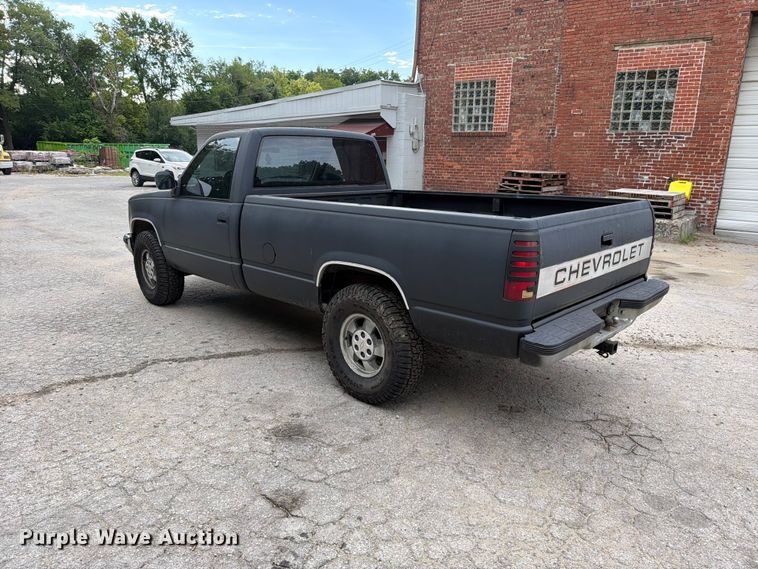 image for item EO8721 1988 Chevrolet K1500 pickup truck