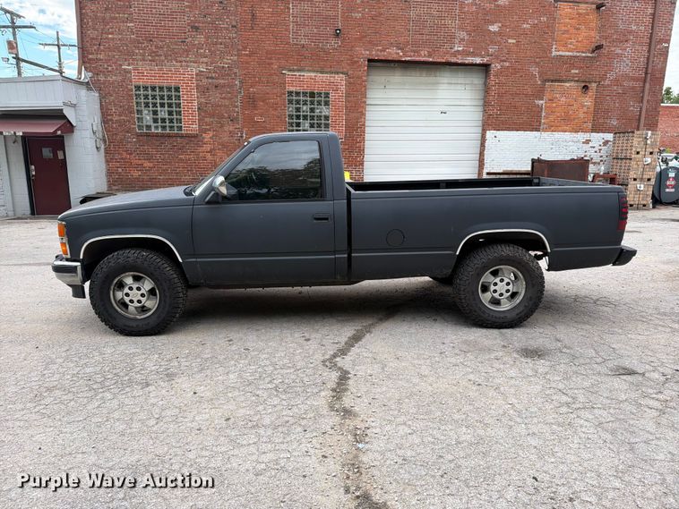 image for item EO8721 1988 Chevrolet K1500 pickup truck