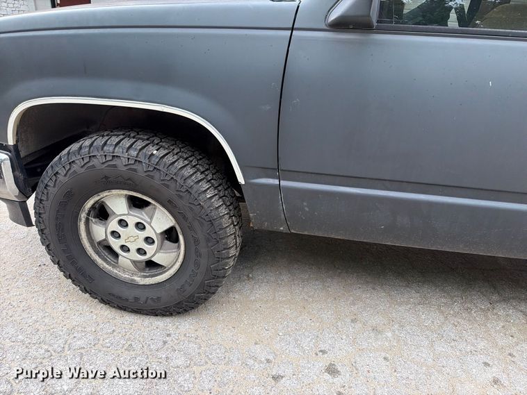 image for item EO8721 1988 Chevrolet K1500 pickup truck