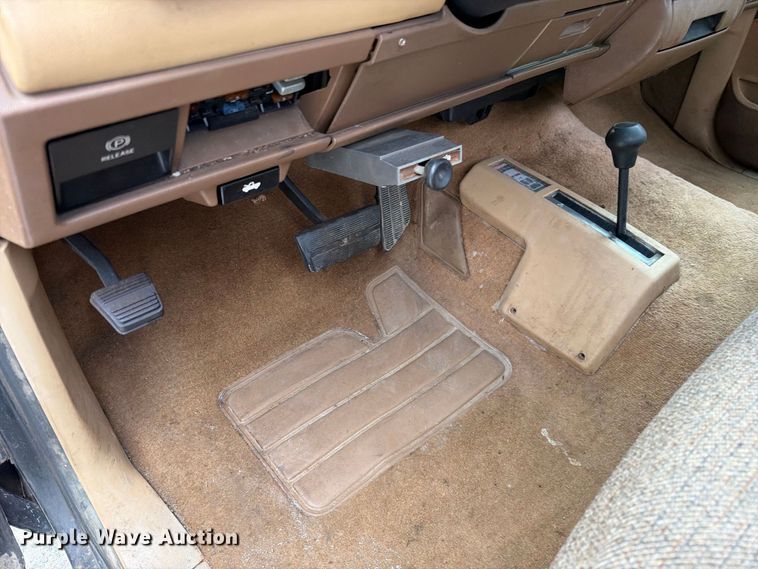 image for item EO8721 1988 Chevrolet K1500 pickup truck