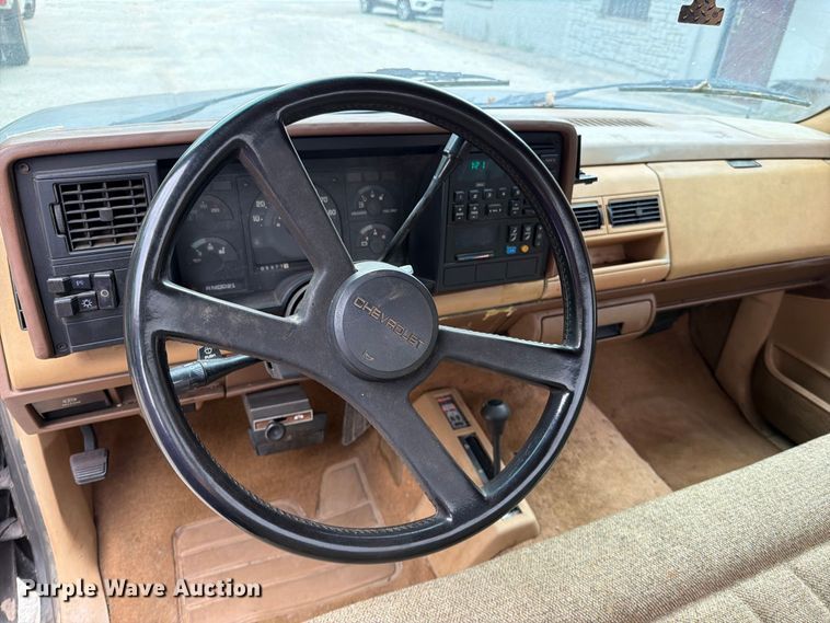image for item EO8721 1988 Chevrolet K1500 pickup truck