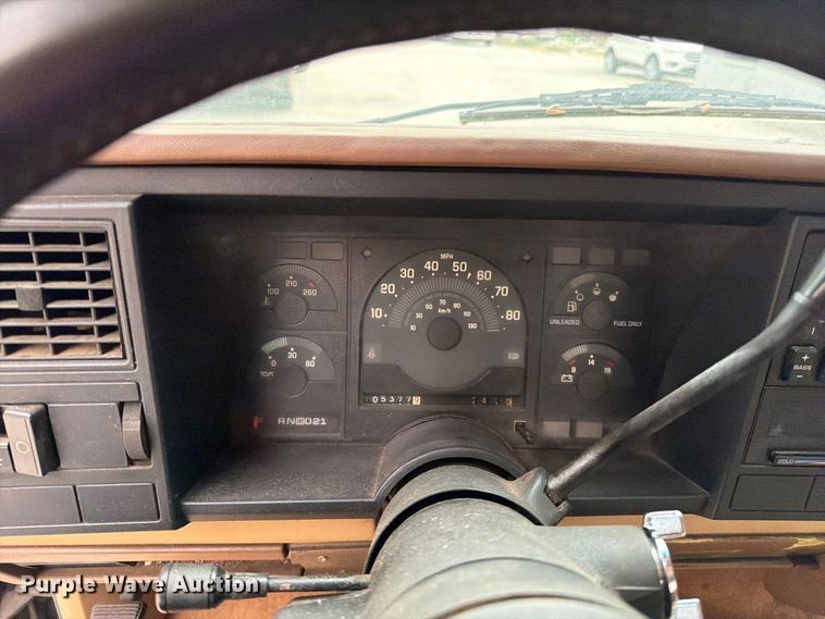 image for item EO8721 1988 Chevrolet K1500 pickup truck