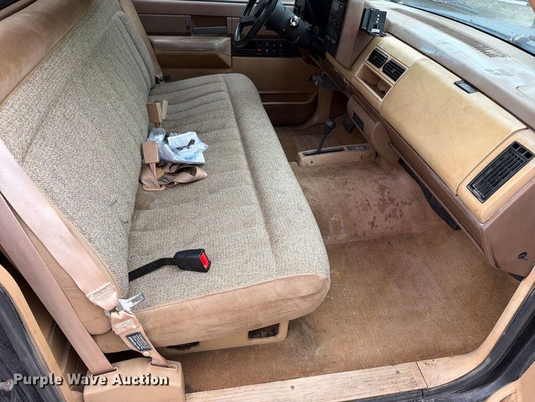 image for item EO8721 1988 Chevrolet K1500 pickup truck