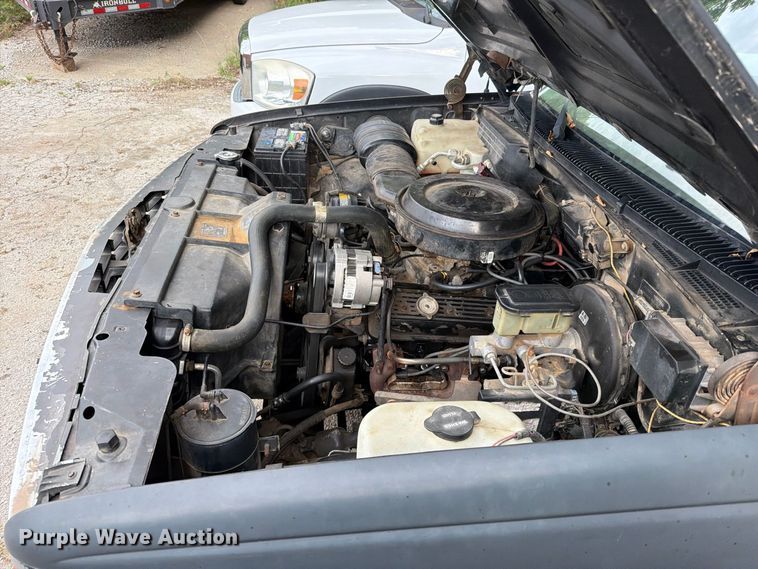 image for item EO8721 1988 Chevrolet K1500 pickup truck
