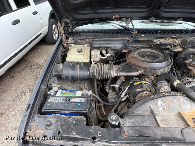 image for item EO8721 1988 Chevrolet K1500 pickup truck