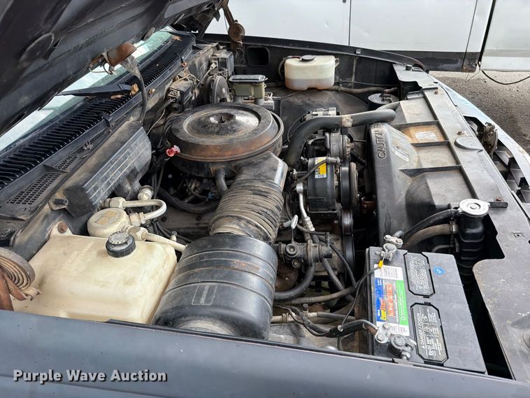 image for item EO8721 1988 Chevrolet K1500 pickup truck