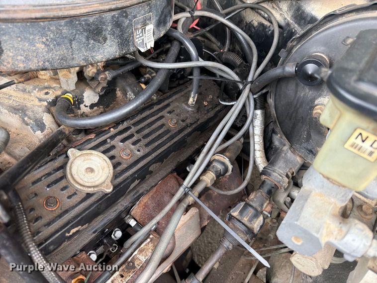 image for item EO8721 1988 Chevrolet K1500 pickup truck