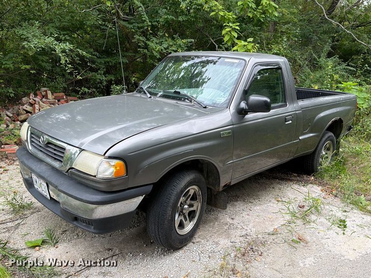 image for item EO8723 2000 Mazda B2500 pickup truck