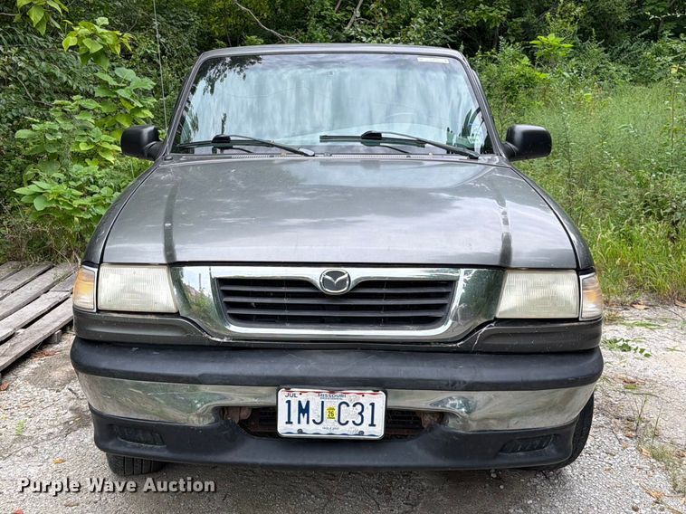 image for item EO8723 2000 Mazda B2500 pickup truck