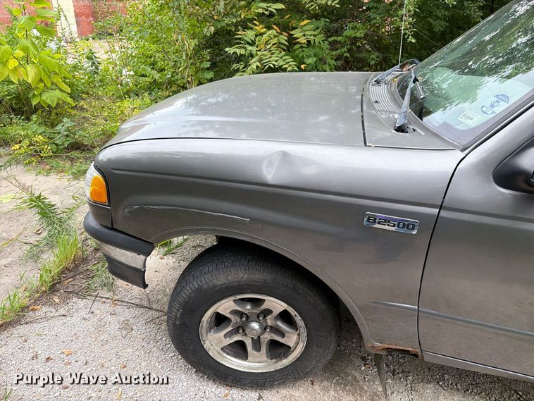 image for item EO8723 2000 Mazda B2500 pickup truck