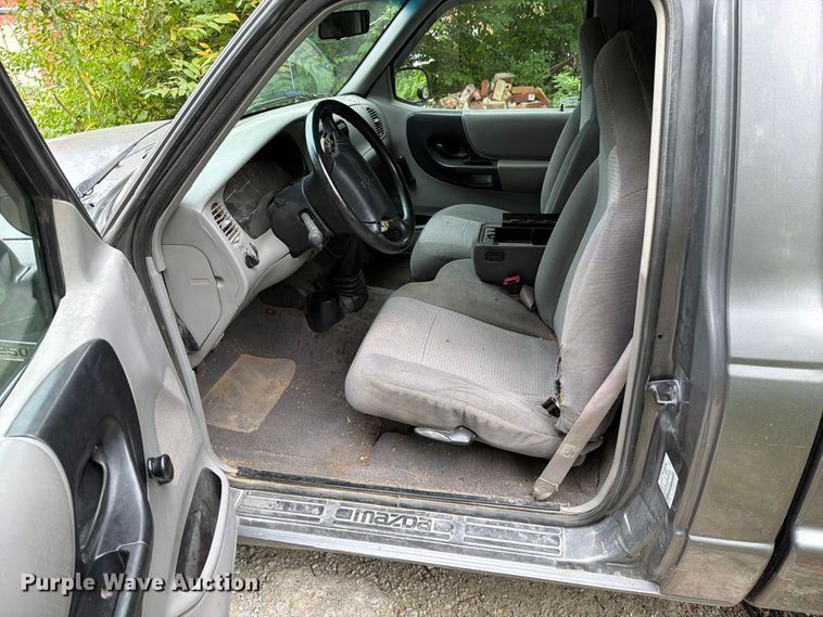 image for item EO8723 2000 Mazda B2500 pickup truck