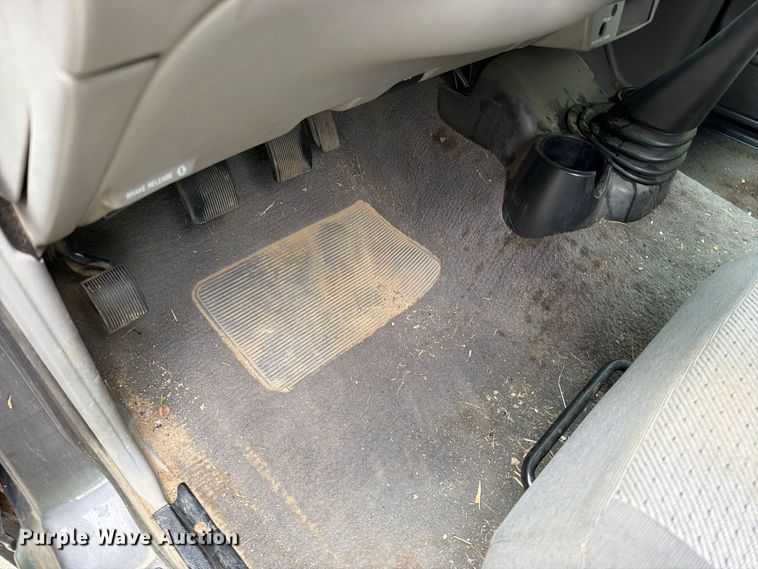 image for item EO8723 2000 Mazda B2500 pickup truck