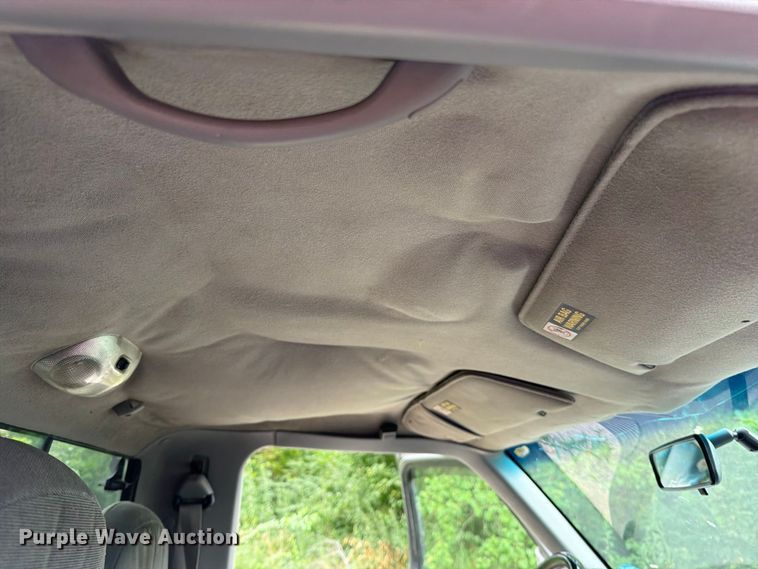 image for item EO8723 2000 Mazda B2500 pickup truck