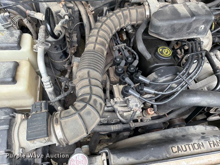 image for item EO8723 2000 Mazda B2500 pickup truck