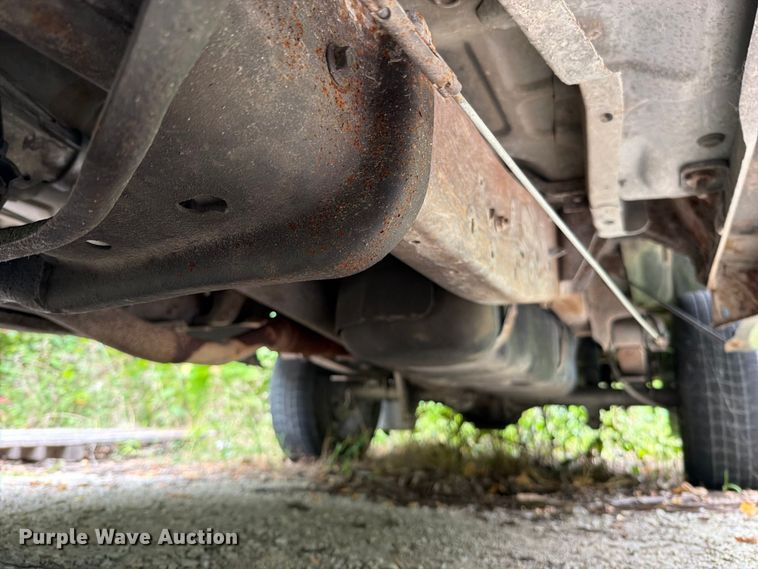 image for item EO8723 2000 Mazda B2500 pickup truck