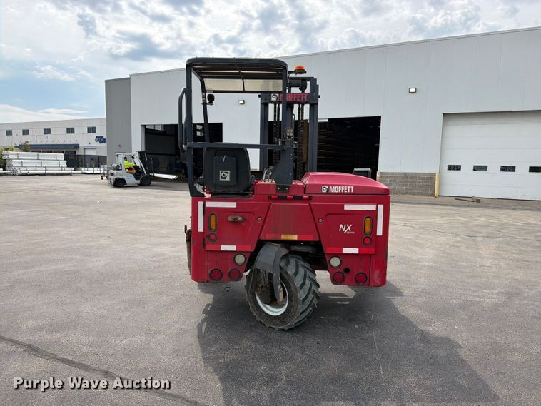 image for item EO8735 2016 Moffett M85502 forklift