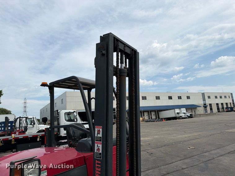 image for item EO8735 2016 Moffett M85502 forklift