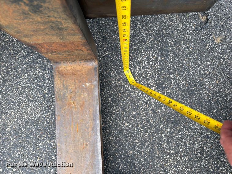 image for item EO8735 2016 Moffett M85502 forklift