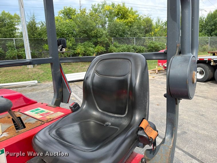 image for item EO8735 2016 Moffett M85502 forklift