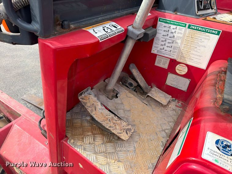 image for item EO8735 2016 Moffett M85502 forklift
