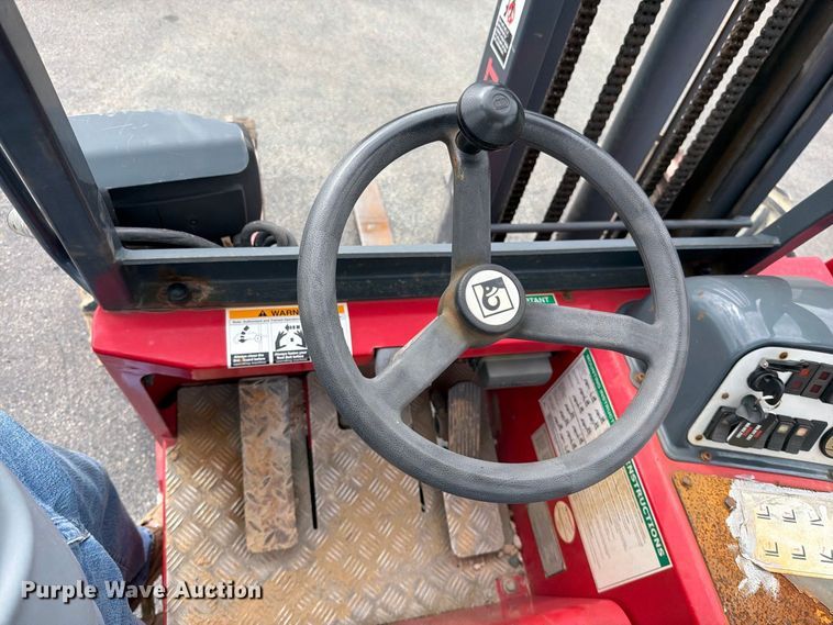 image for item EO8735 2016 Moffett M85502 forklift