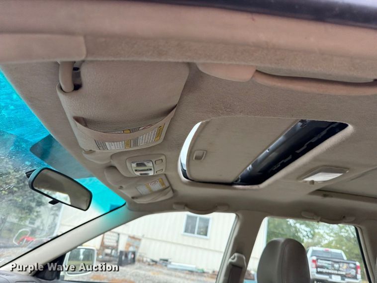 image for item EO8742 2000 Subaru Legacy Outback SUV