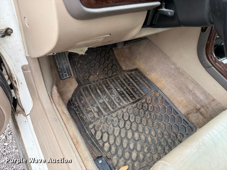 image for item EO8742 2000 Subaru Legacy Outback SUV