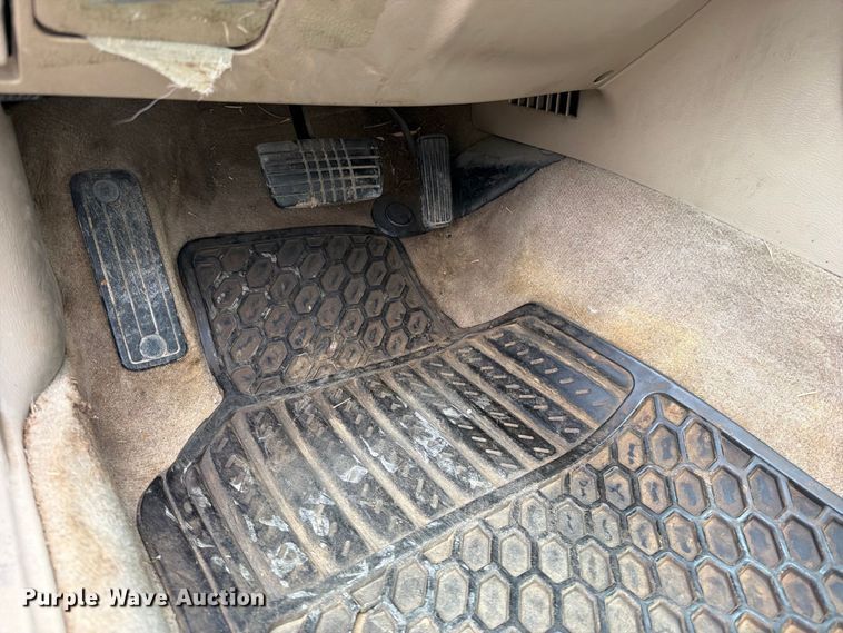 image for item EO8742 2000 Subaru Legacy Outback SUV