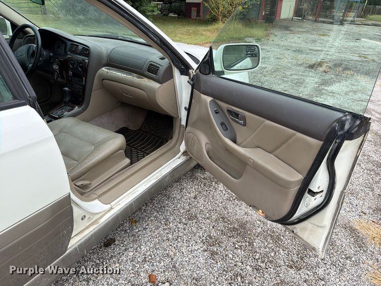 image for item EO8742 2000 Subaru Legacy Outback SUV