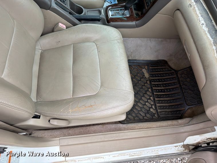 image for item EO8742 2000 Subaru Legacy Outback SUV