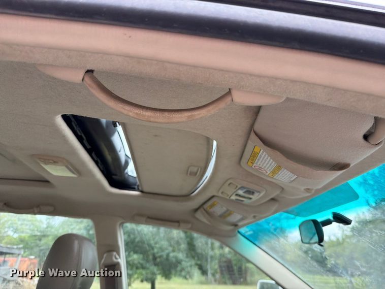 image for item EO8742 2000 Subaru Legacy Outback SUV