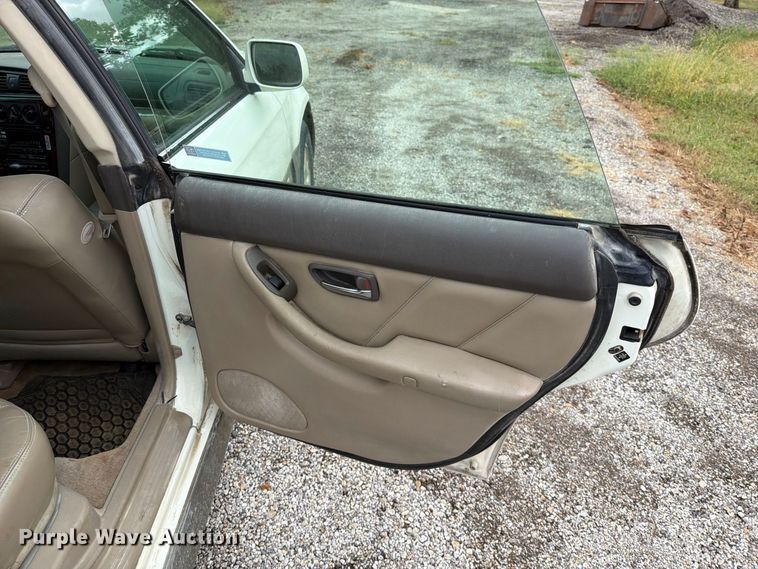 image for item EO8742 2000 Subaru Legacy Outback SUV