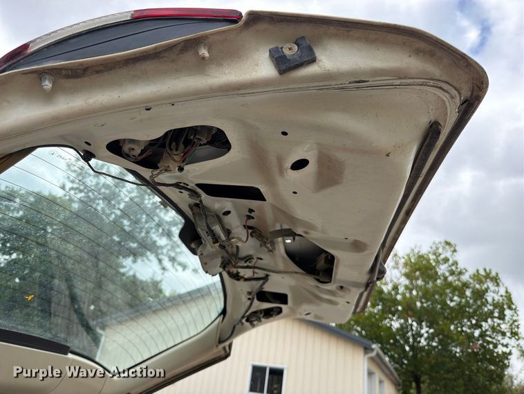 image for item EO8742 2000 Subaru Legacy Outback SUV