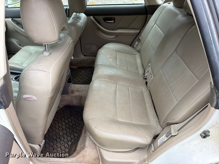image for item EO8742 2000 Subaru Legacy Outback SUV