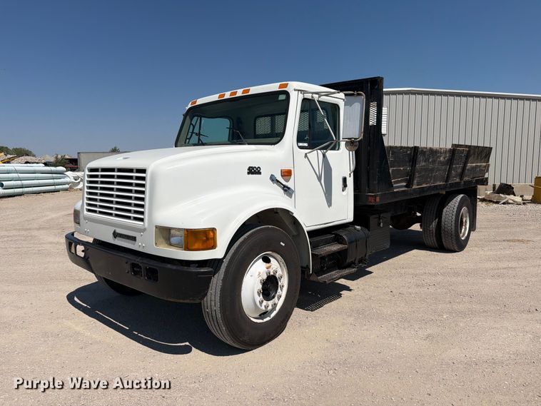 1998 International 4700 dump flatbed truck