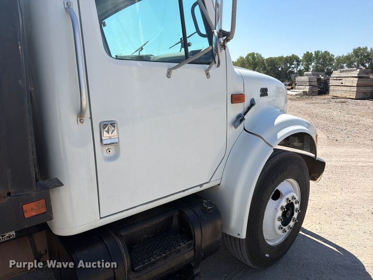 image for item EP7572 1998 International 4700 dump flatbed truck